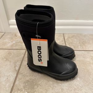 Bogs kids 10, black, NWT